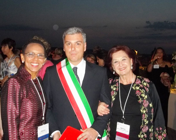 Deputy-Mayor-at-Opening-Reception-Rome-May11-_1_-1.jpg